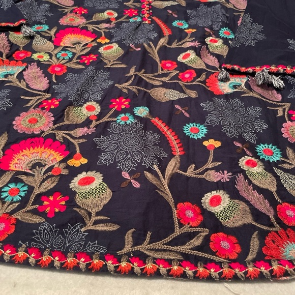 Soft Surroundings Banjara Floral Embroidered Boho Peasant Top W Pockets Size L - Picture 3 of 12